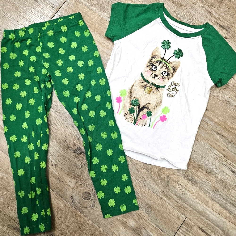 Green and White Kids Pajama Set with Cat Design